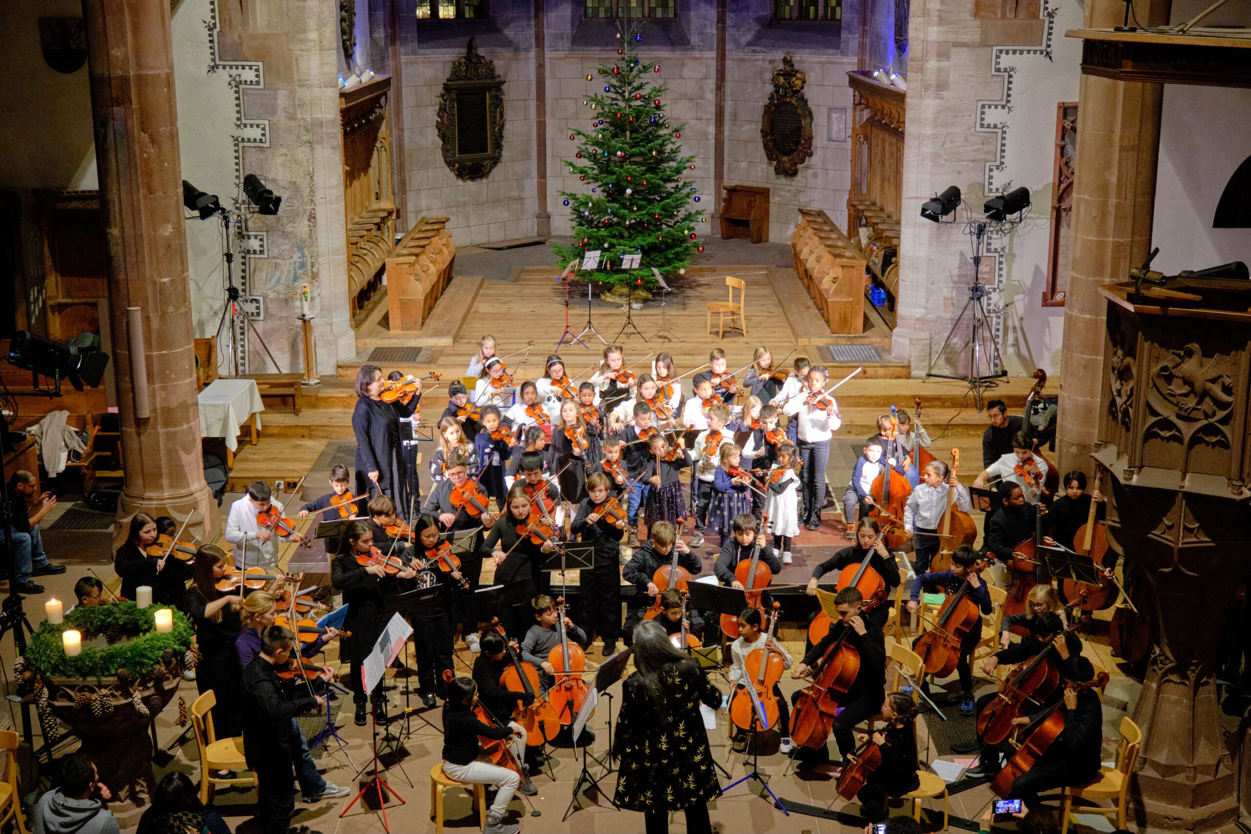 Weihnachtskonzert in der   Theodorskirche - https://www.orchesterschule-insel.ch